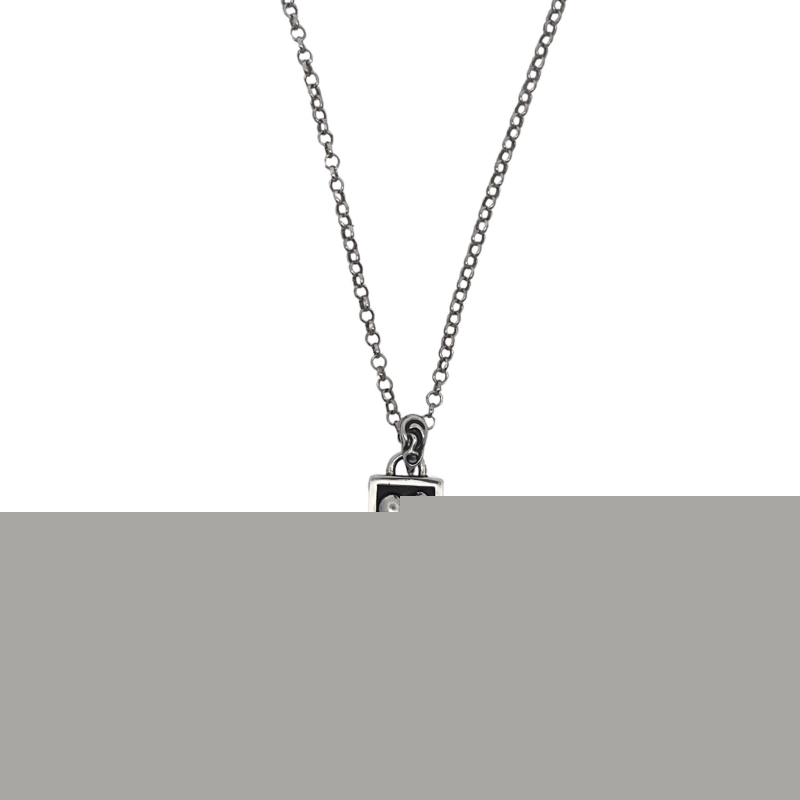 Ch**me He**ts necklaces